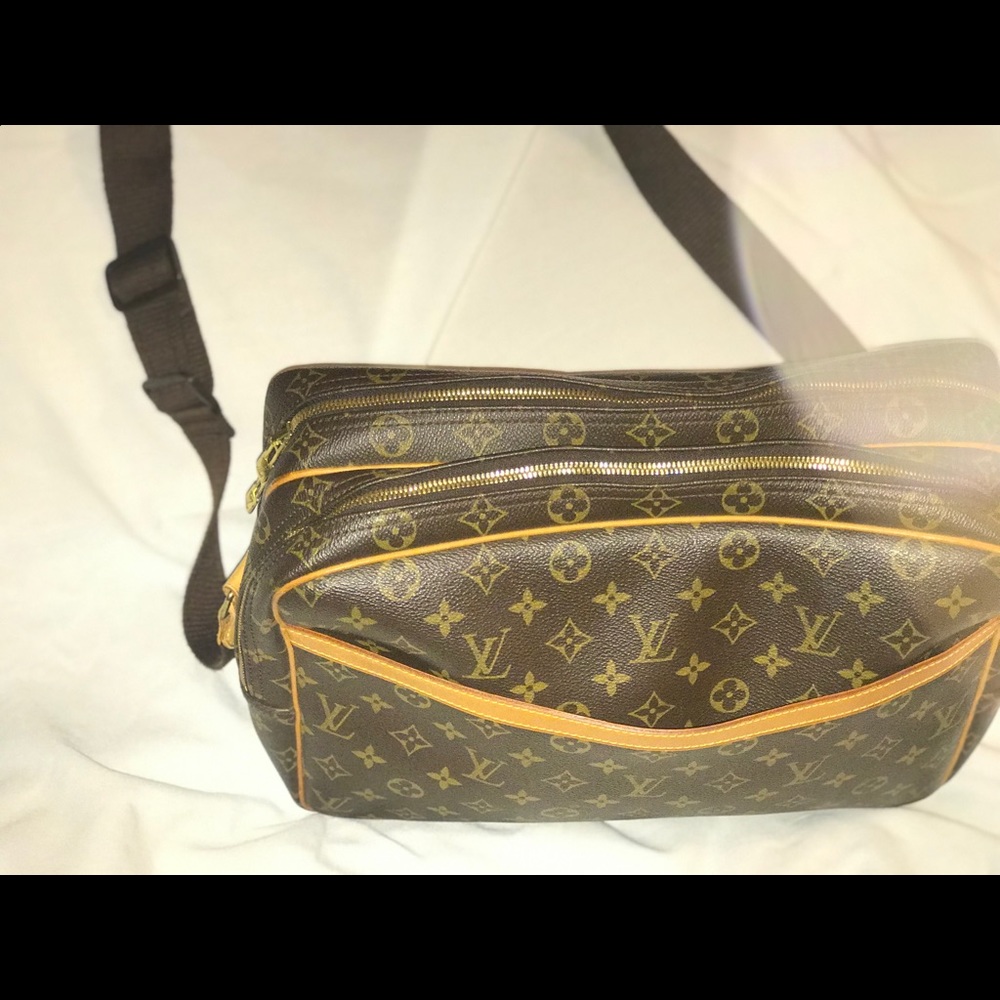 Louis Vuitton messenger bag - Picture 3 of 5